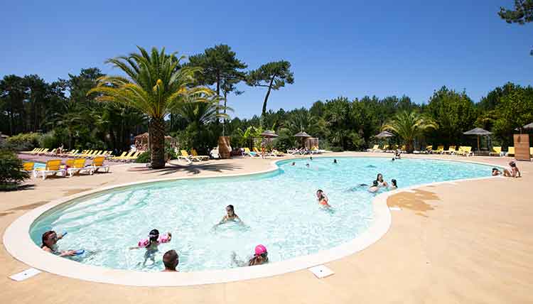 Campsites with swimming pool