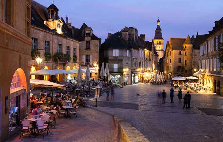 Camping en ville à Sarlat en Dordogne