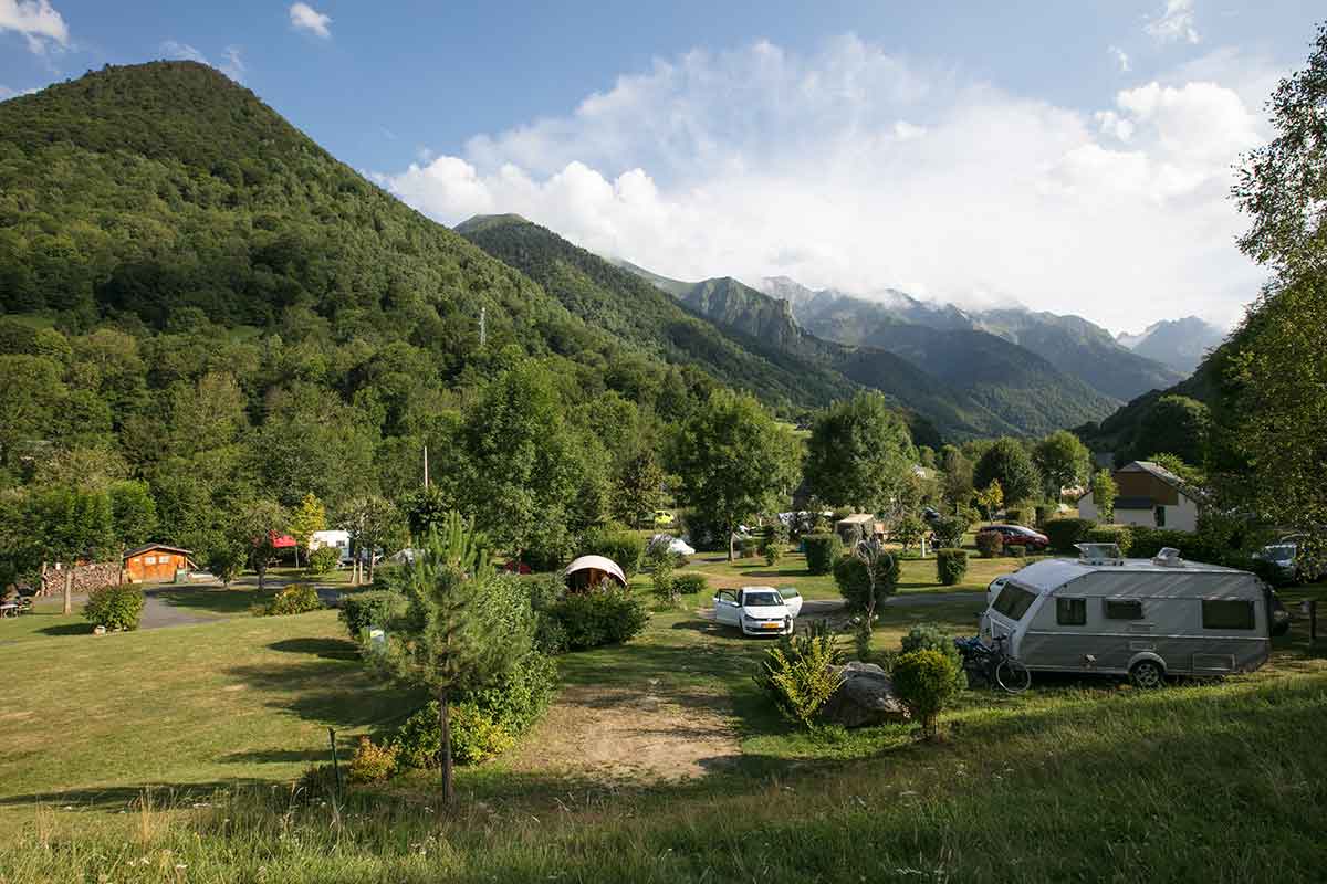 CAMPING IN THE MOUNTAINS