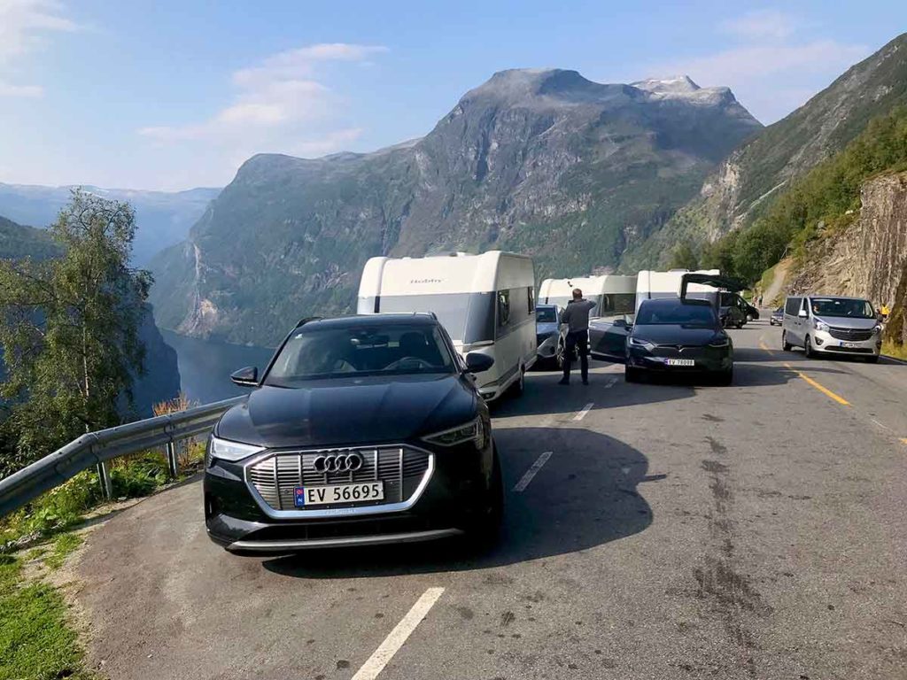 VOITURE ELECTRIQUE ET CARAVANE