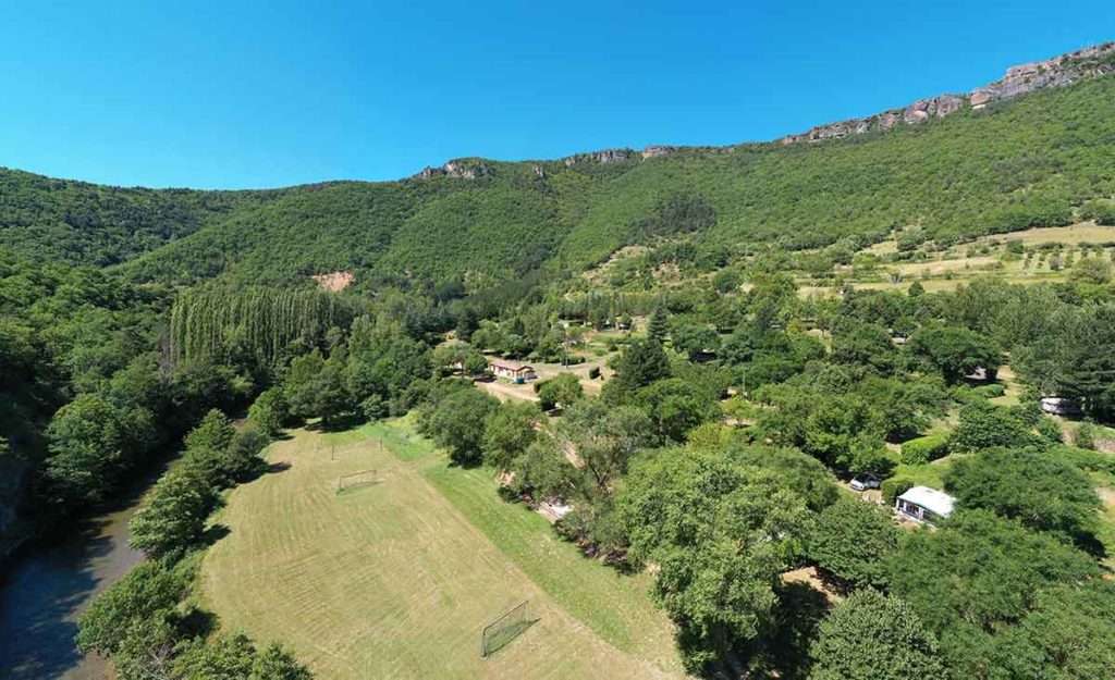 Camping Aveyron dans la vallée de la Dourbie avec emplacement pour caravane et tente