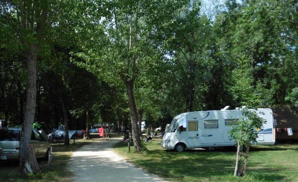 Camping pour caravane dans les Deux-Sèvres, le Lidon