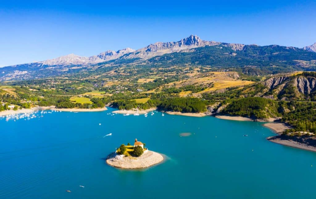 Camping pour caravane Serre-Ponçon