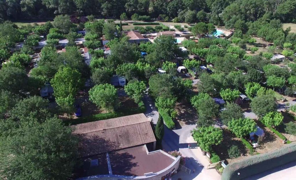 Emplacement de camping en Ardèche à Berrias-et-Casteljau