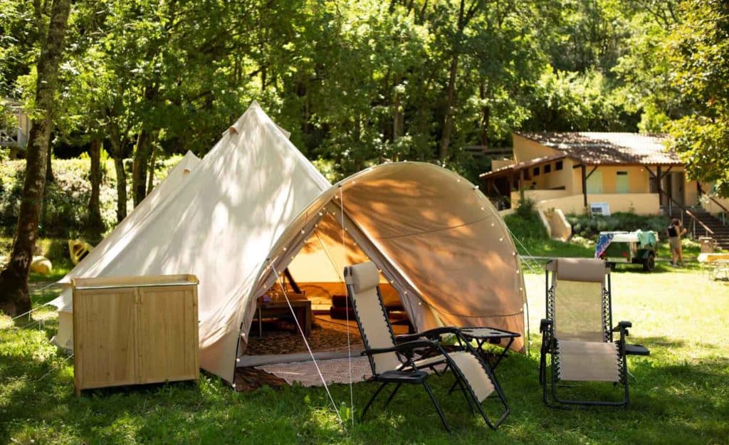 Emplacement de camping dans le Lot