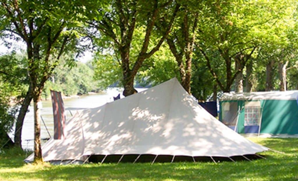 Emplacement de camping dans le Lot