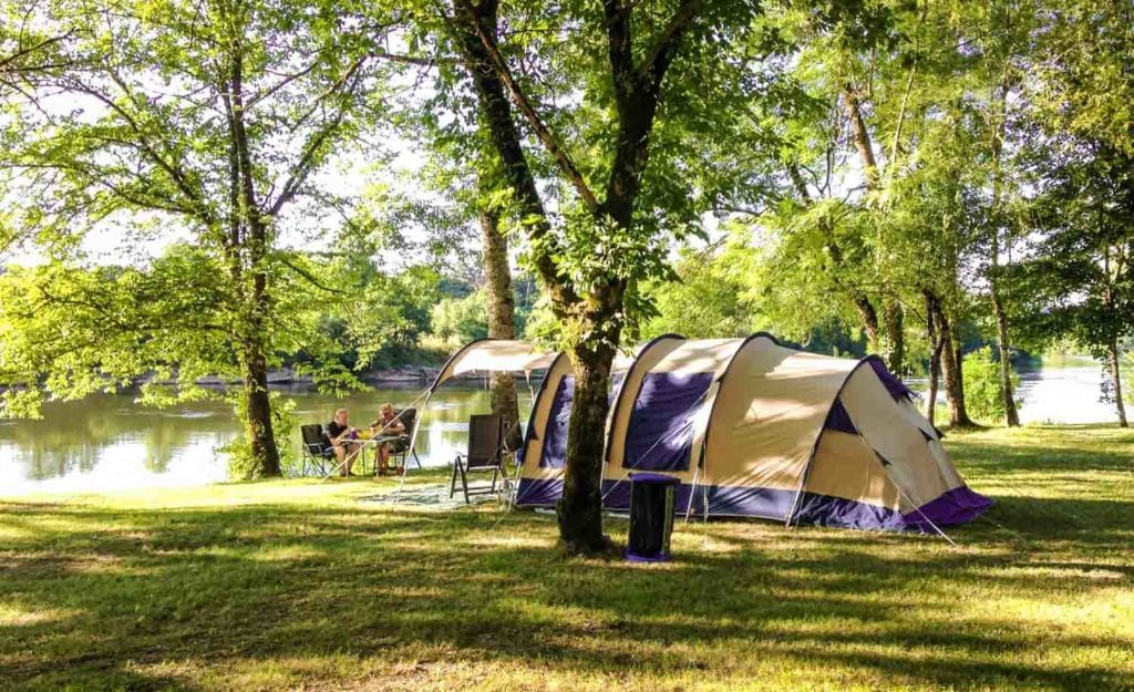 Emplacement de camping dans le Lot