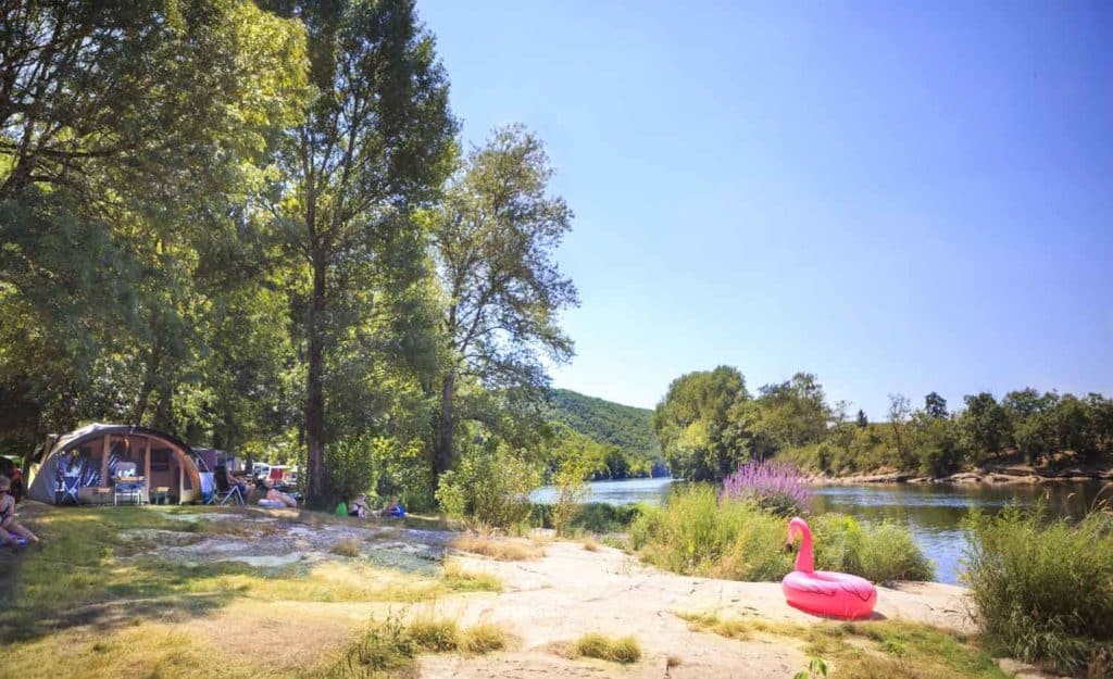 Emplacement de camping dans le Lot