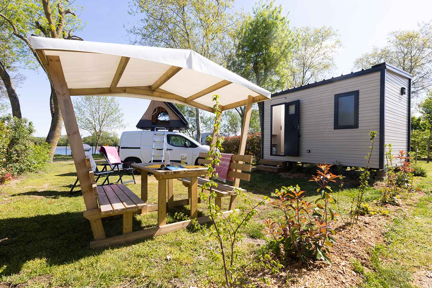 Camping Saumur avec emplacement avec sanitaire individuel