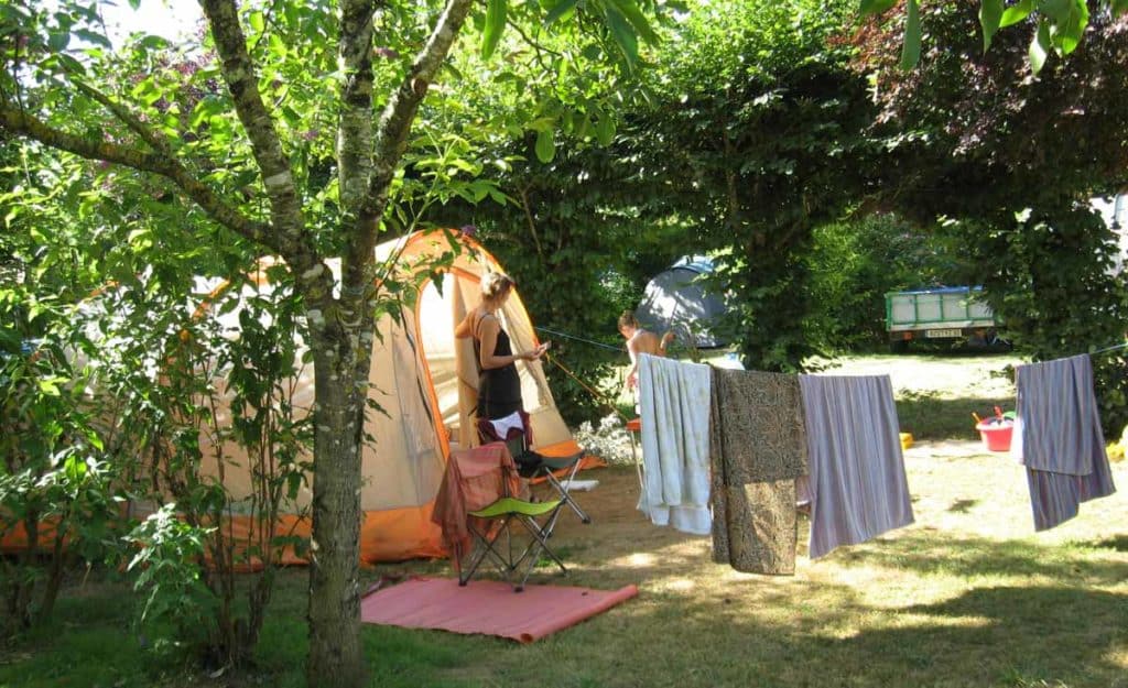 Emplacements de camping en Dordogne à 15 km de Sarlat