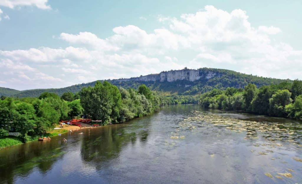 Emplacement de camping dans le Lot