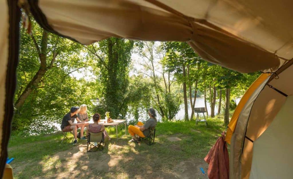 Emplacement de camping dans le Lot