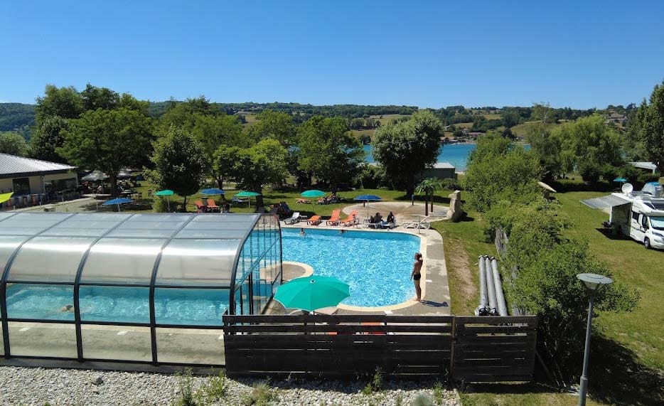Camping en Isère en bord de lac