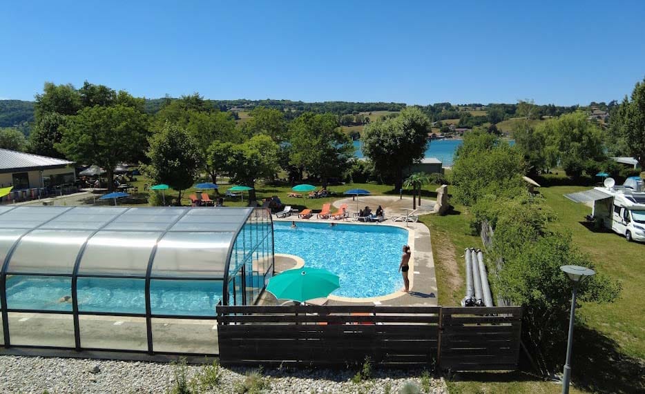 Camping en Isère en bord de lac