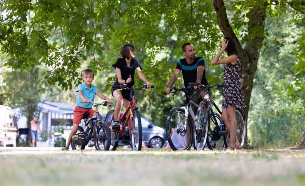 Emplacement de camping la Chartre sur Loir