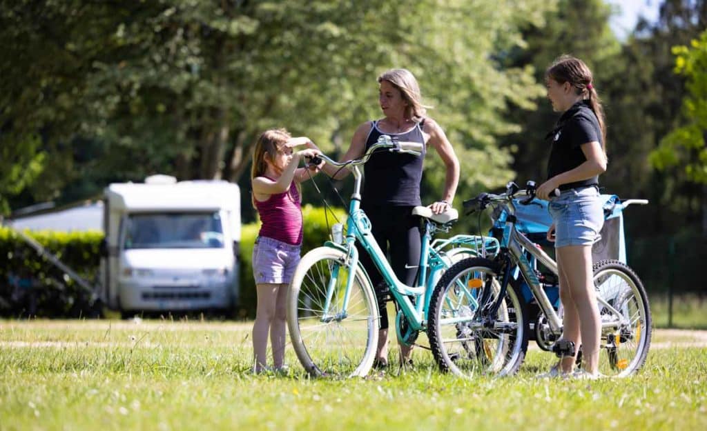 Camping bord de Loir le Lude