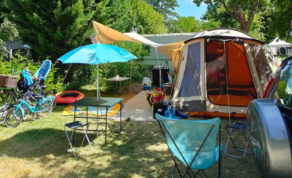 Emplacement de camping dans l'Ain