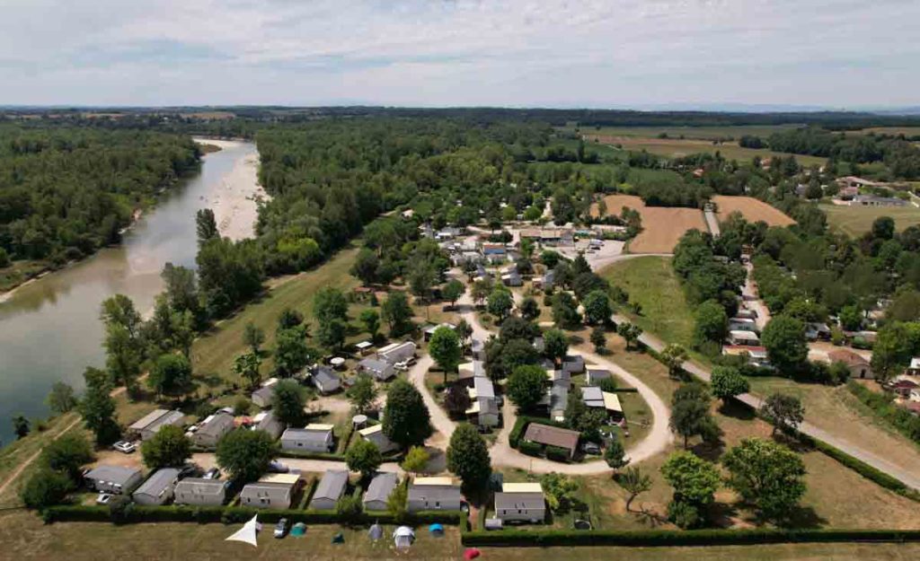 Emplacement de camping dans l'Ain