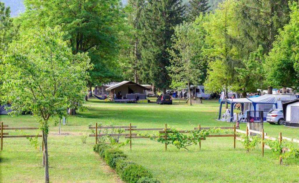 Emplacement de camping dans la Drôme