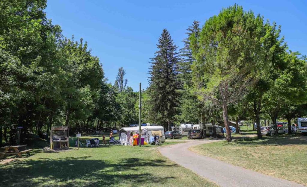 Emplacement de camping dans la Drôme