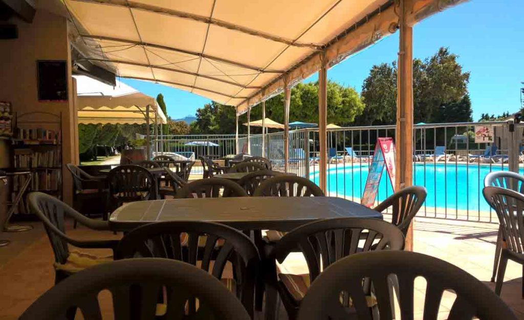 Emplacement de camping dans le Vaucluse