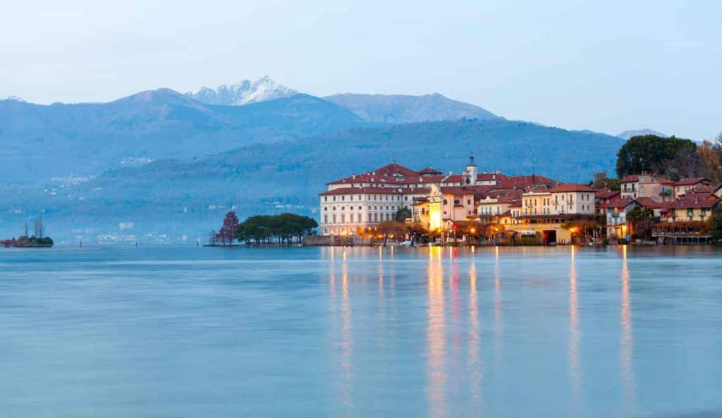 Emplacement de camping sur le lac Majeur en Italie