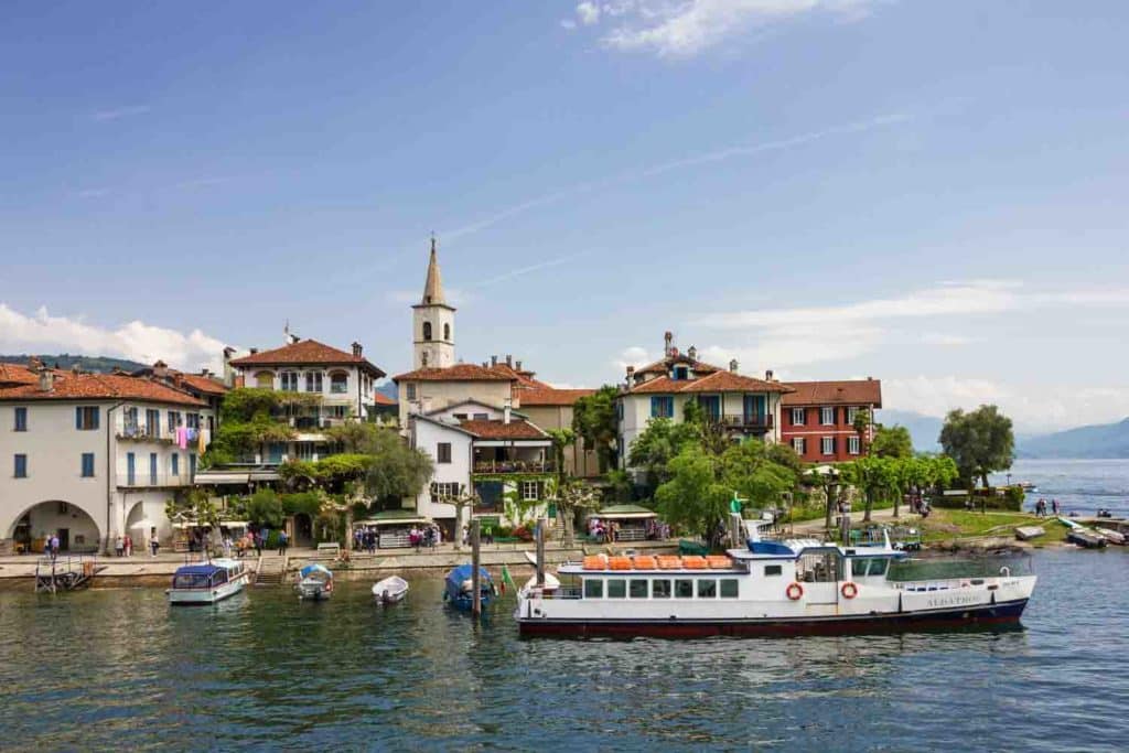 Emplacement de camping sur le lac Majeur en Italie