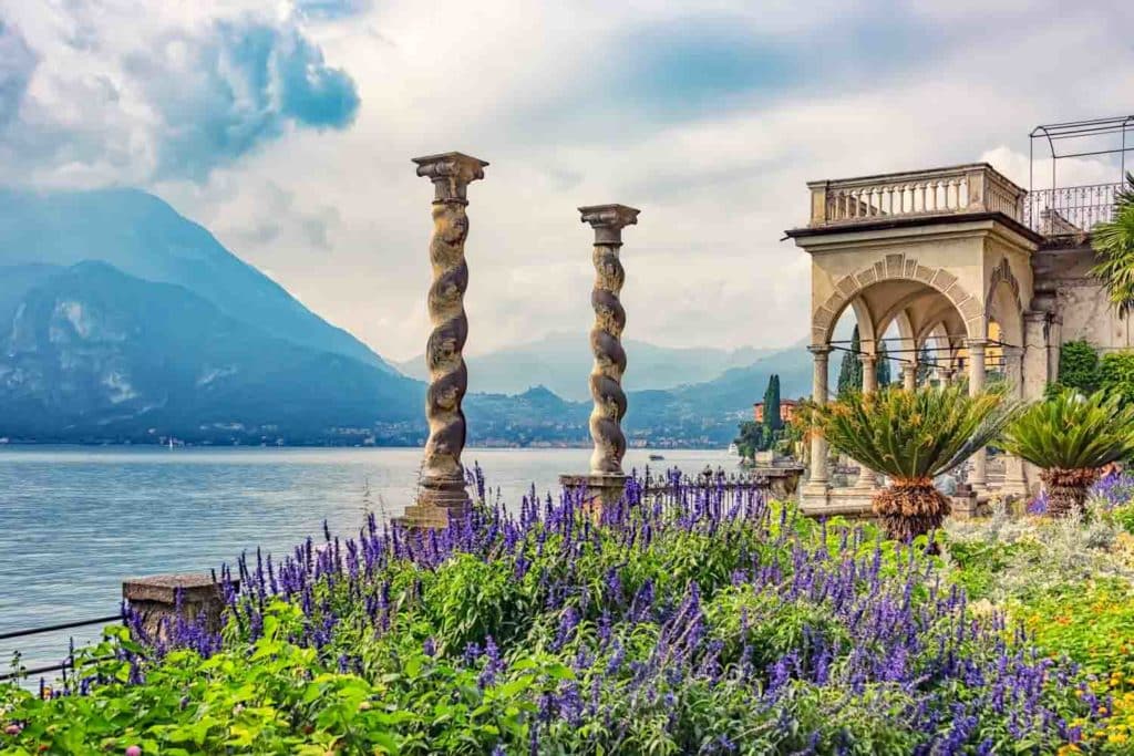 Emplacement de camping sur le lac Majeur en Italie