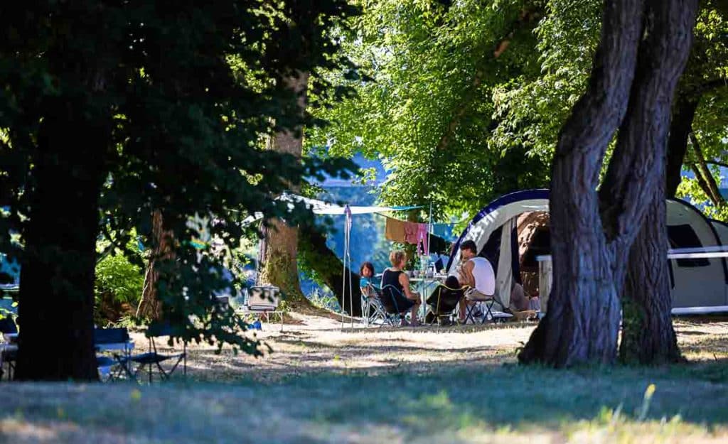 Emplacement de camping dans le Lot à proximité de Rocamadour