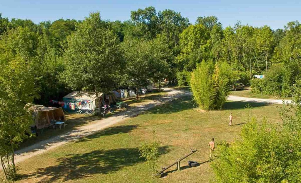 Camping Naturiste l'Eglantière