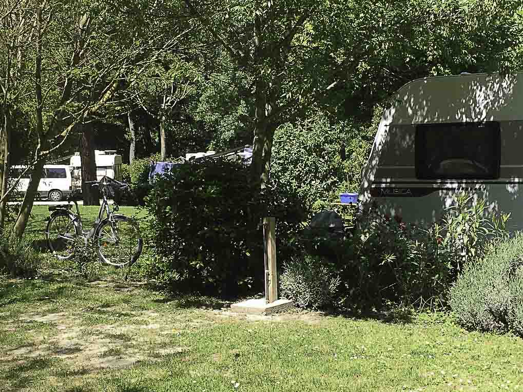 Emplacements de camping dans le Lubéron