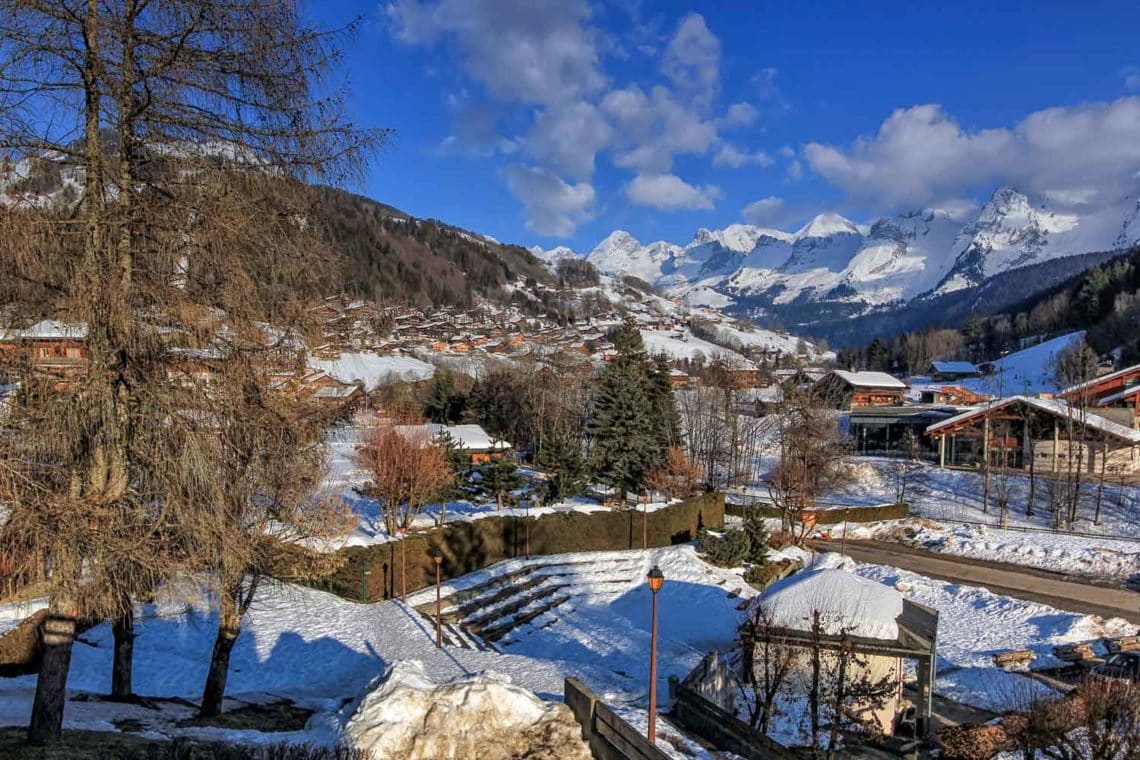 Le camping l'Escale est ouvert pendant l'hiver et vous donne accès aux pistes de ski du Grand Bornand