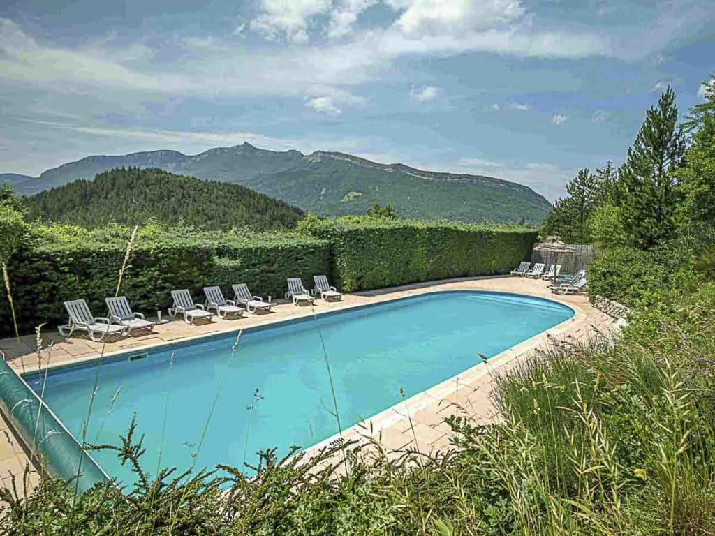 Emplacement de camping dans les Alpes de Haute Provence