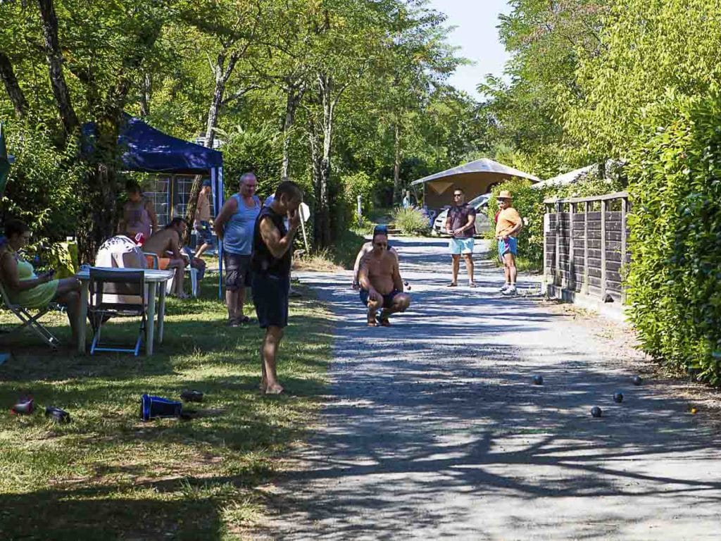 Emplacement de camping en Ardèche à Pradons