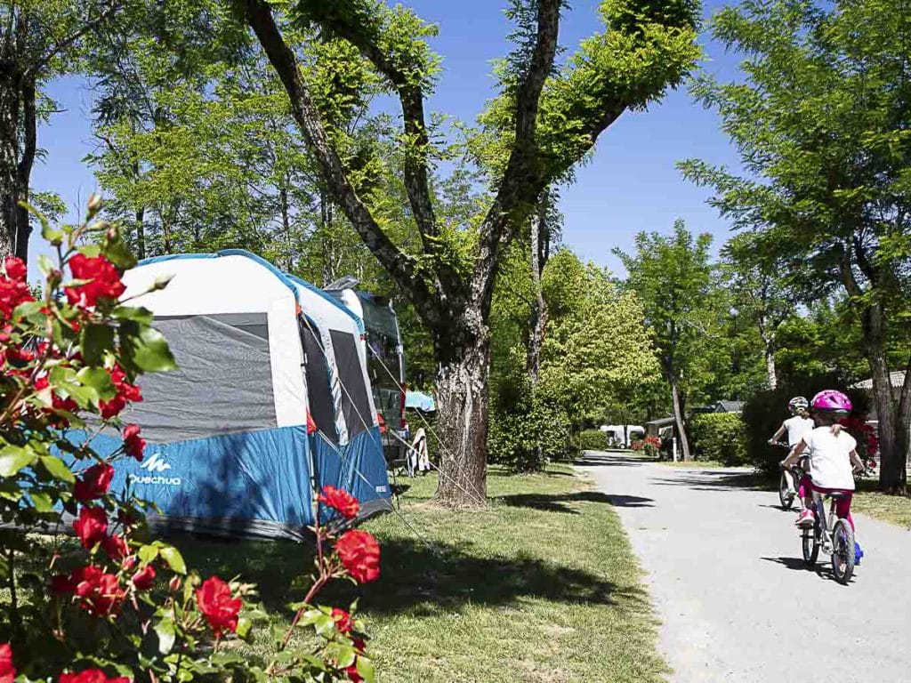 Emplacement de camping en Ardèche à Pradons