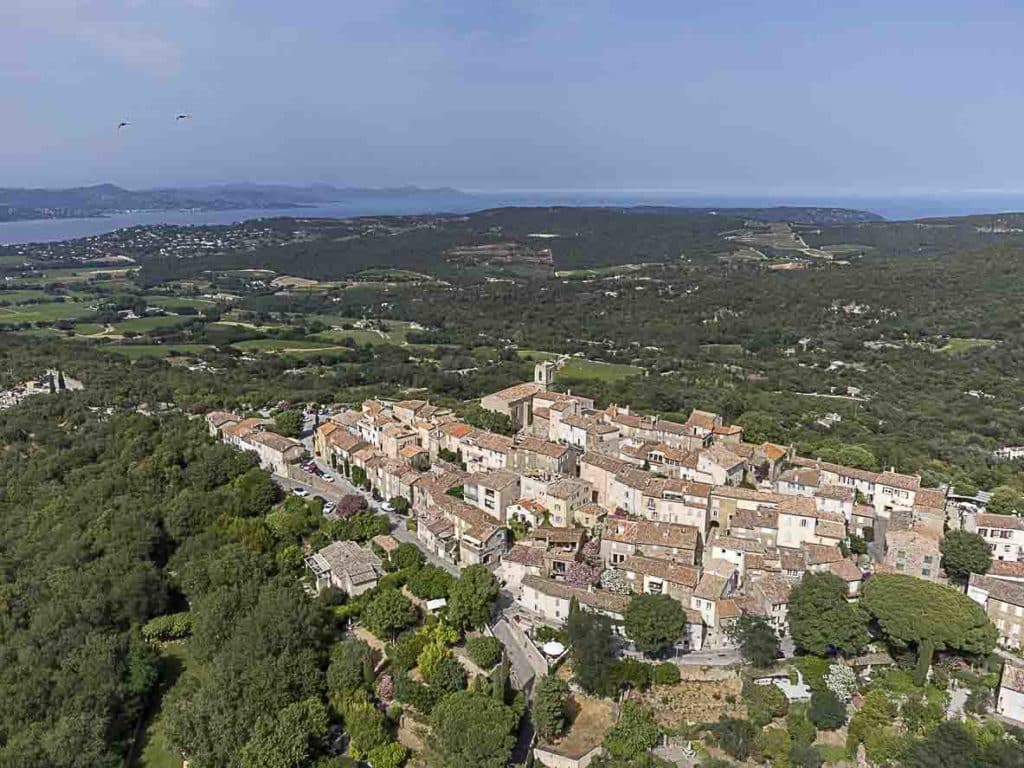 Emplacement de camping dans le Var sur la Côte d'Azur