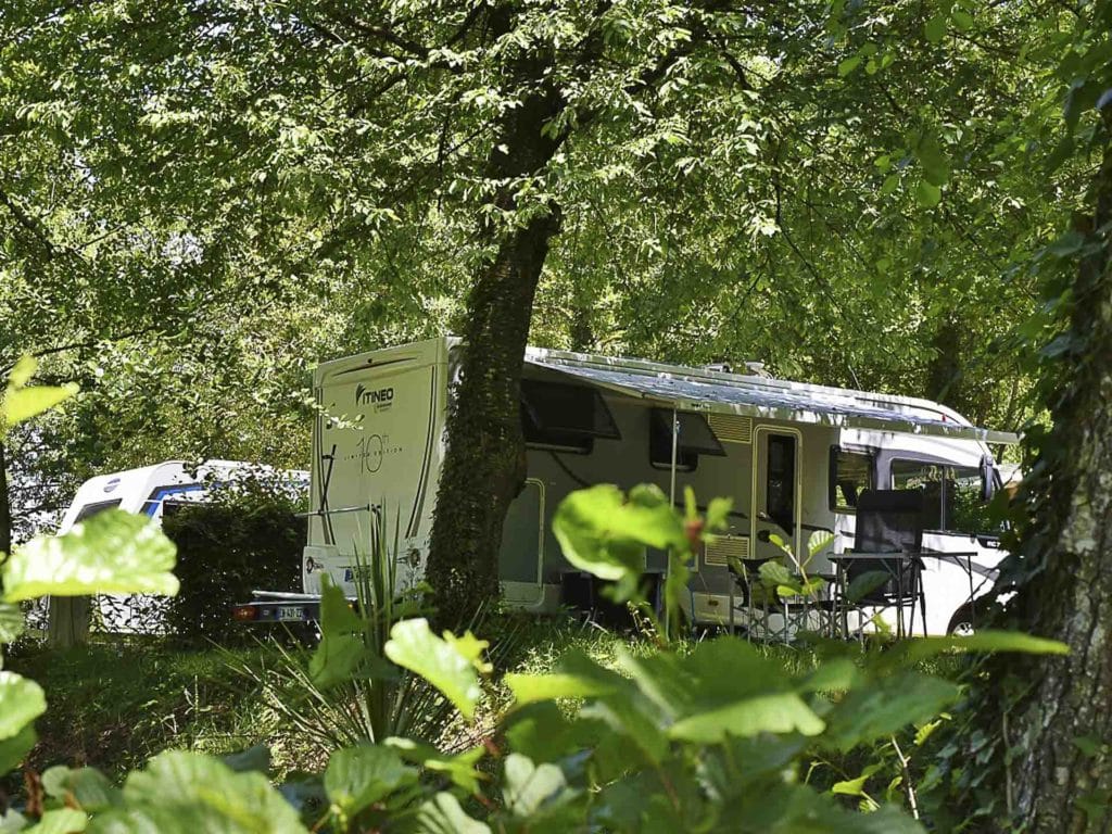Emplacement de camping nature dans l'Ain