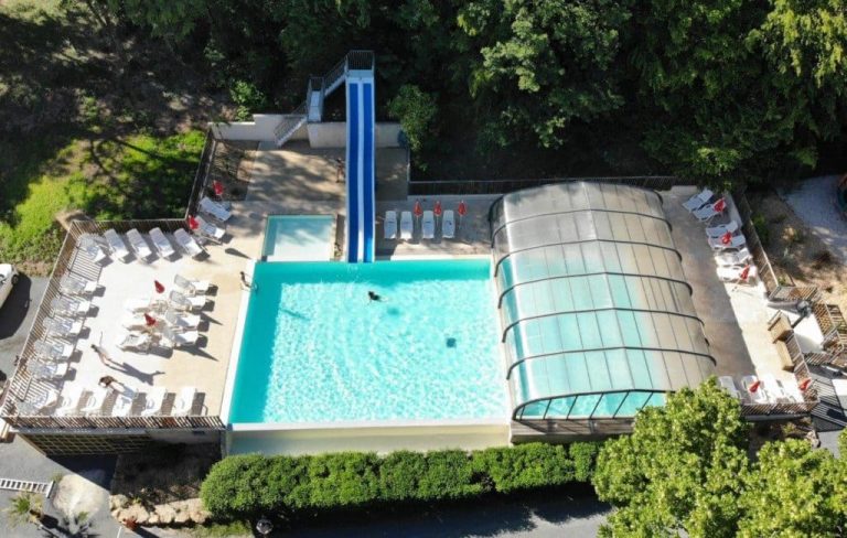 vue aerienne piscine 2 1024x651 1 768x488