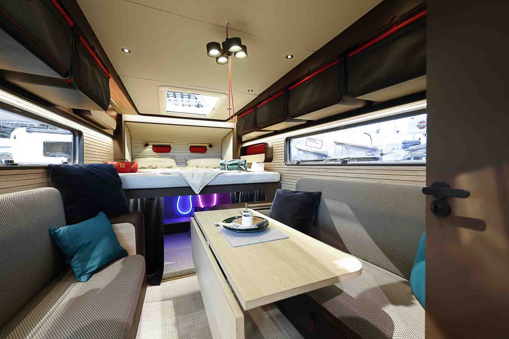 Caravane du futur par Bürstner à Düsseldorf