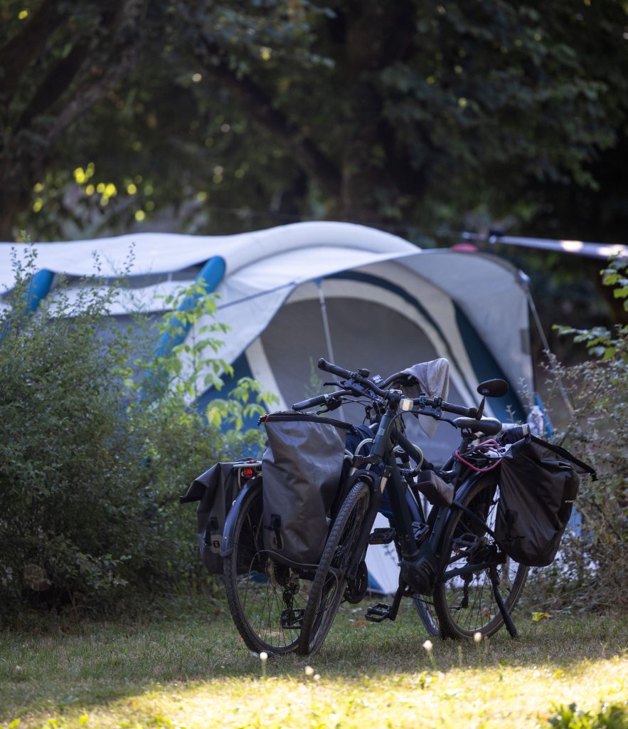 2025 CampingQualite ValdeSaures T Lambelin 39 velo et tente 883x1024