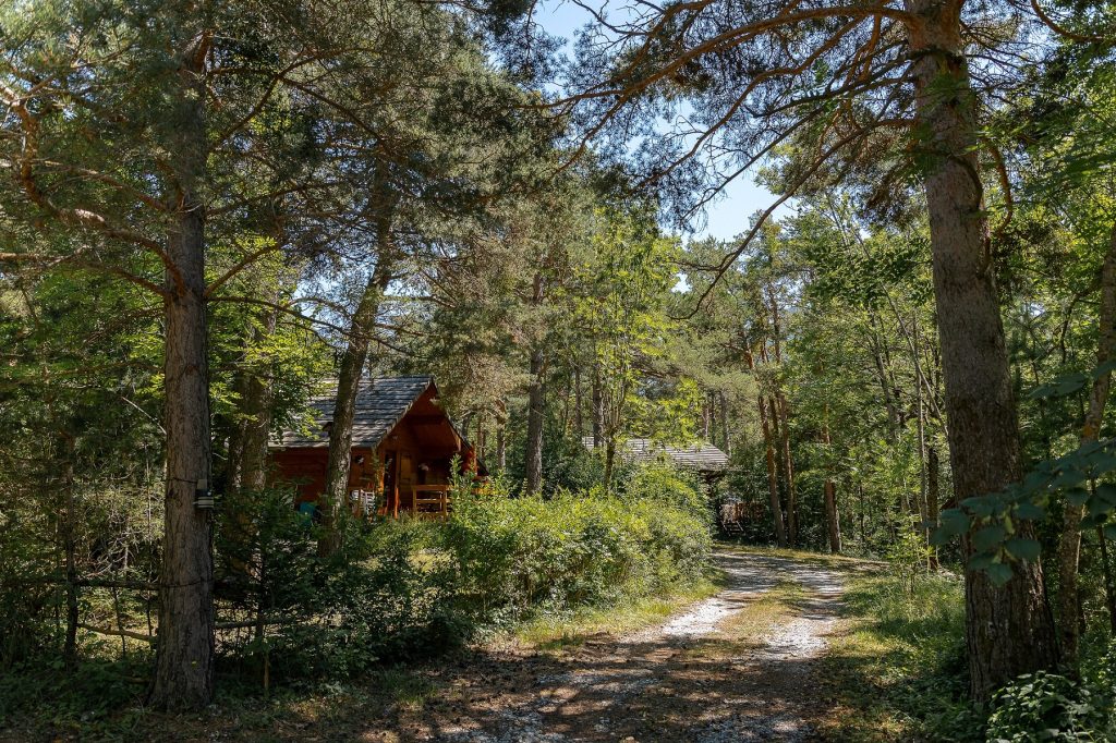 Allees du camping camping le Parc des Serigons 3 1024x682