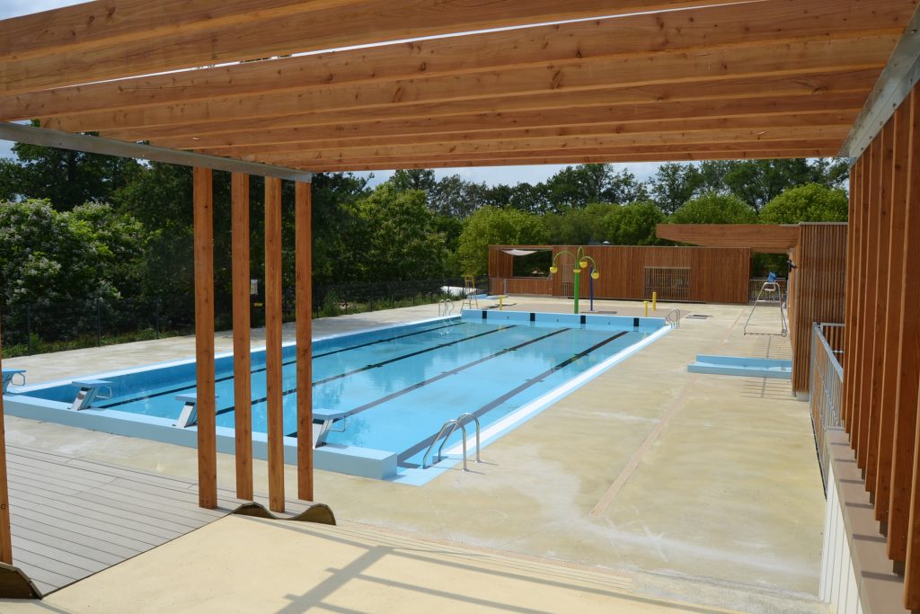 Piscine chauffée : mai à septembre Piscine chauffée : mai à septembre