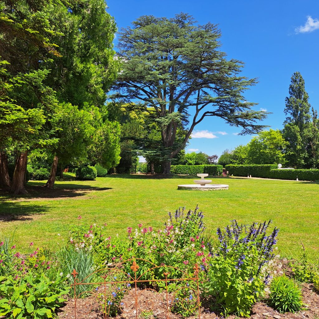 jardin honneur la rolandiere 1024x1024