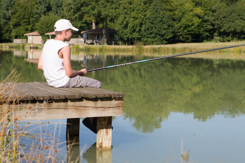 2013 enfant pecheur Les bois du Bardelet 1024x683